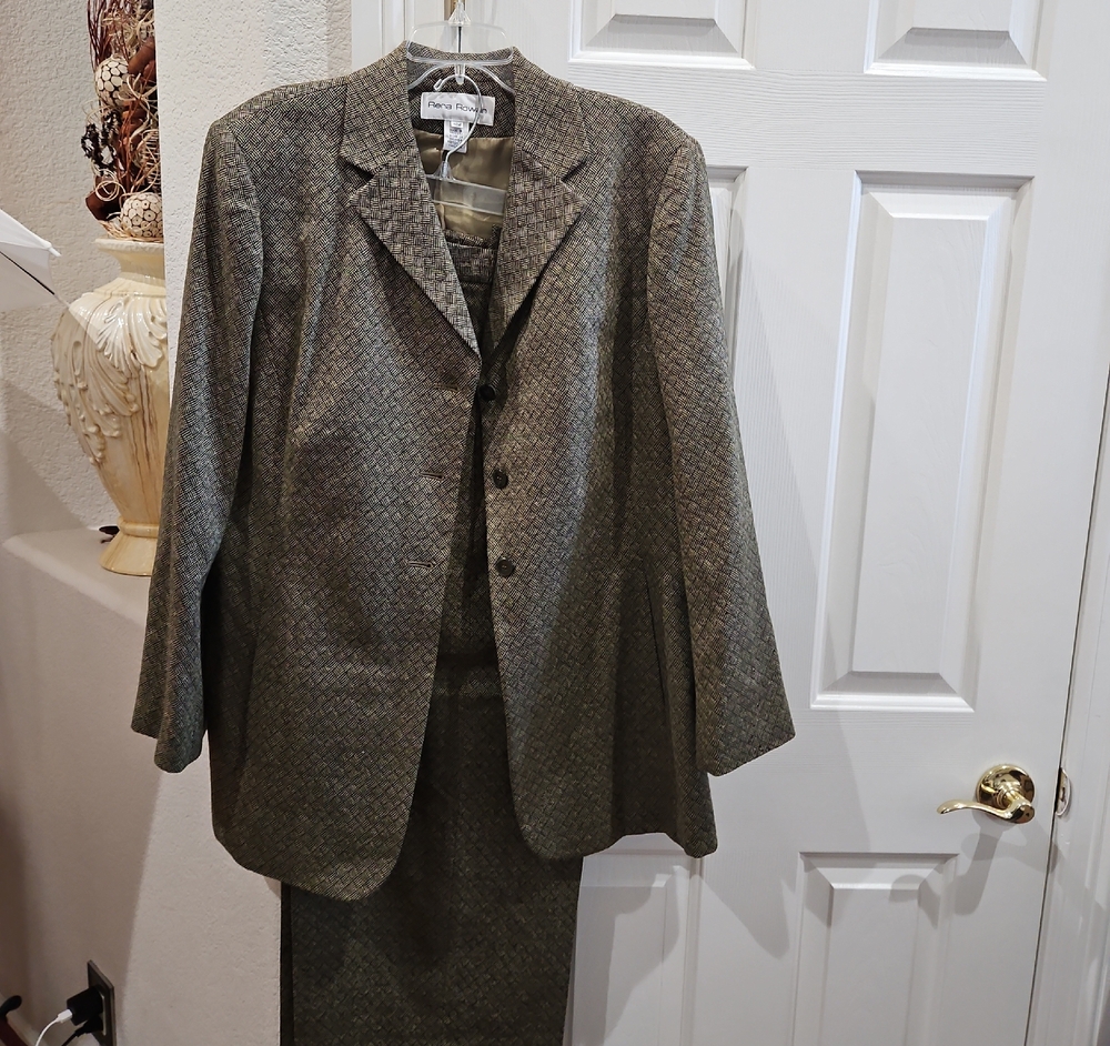 Rena Rowan Gray Blazer and Skirt Set